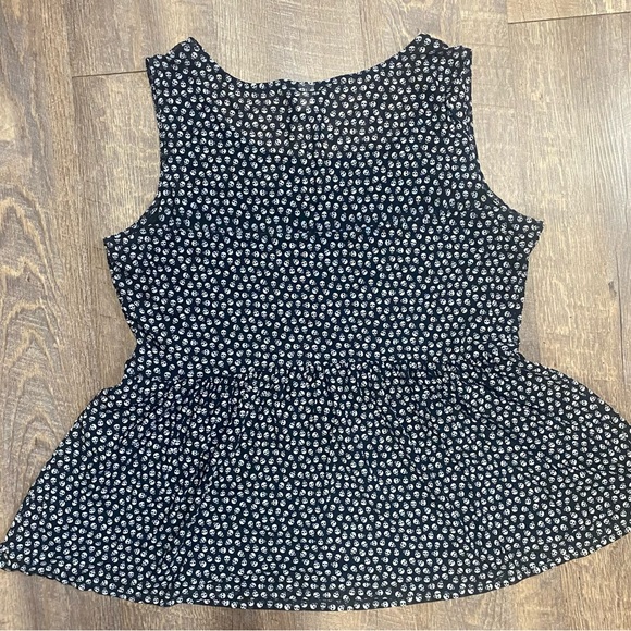 GUC Torrid Skull Print Peplum Blouse - Picture 3 of 6